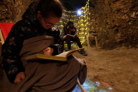 Čítanie v podzemných pivniciach