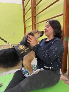 Canisterapia s Luckou na hodine slovenského jazyka