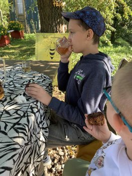 Exkurzia Včelohradu v Uňatíne