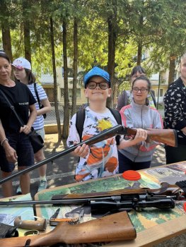 Poľovníci priniesli radosť deťom!